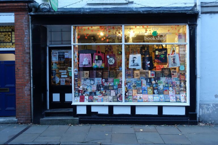 Little Apple shop Promo Image 768x512